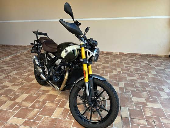 TRIUMPH SCRAMBLER 400 X 